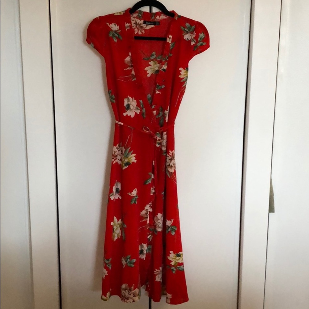 Boohoo Red Floral Dress Size 2